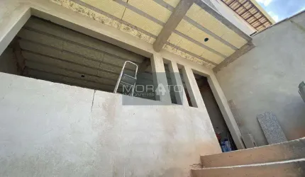 Excelente Casa Geminada de 4 quartos com 3 suítes e 2 vagas no bairro no Xangri-lá.