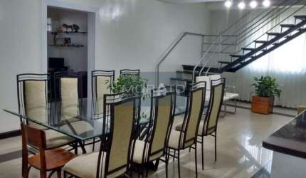 Casa à venda 5 quartos, 3 suítes e 6 vagas, no bairro Camargos