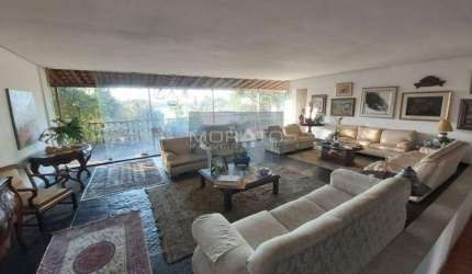 Casa com 5 quartos 1 suíte e 4 vagas no bairro São Luiz em Belo Horizonte.