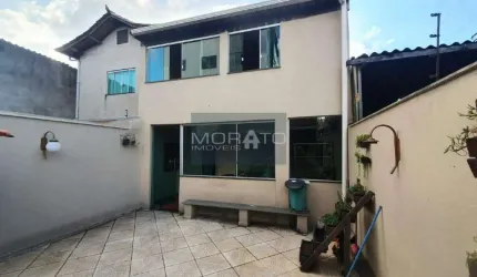 Casa com 4 Quartos e 3 banheiros à Venda no Arvoredo, 170 m² por R$ 530.000