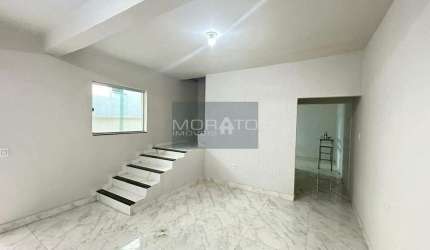 Casa de 03 quartos sendo 1 suíte com 1 vaga em excelente localização no bairro Novo Progresso