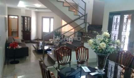 Casa 4 Quartos, 1 Suíte com Hidro, 8 Vagas. Inconfidentes-Contagem.