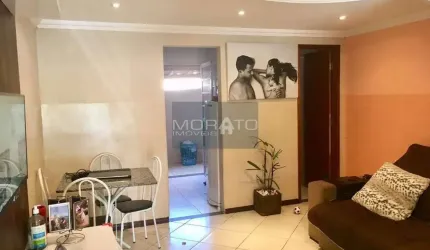 Casa 2 Quartos, 2 Suítes, 2 Vagas de Garagem no Bairro Camargos
