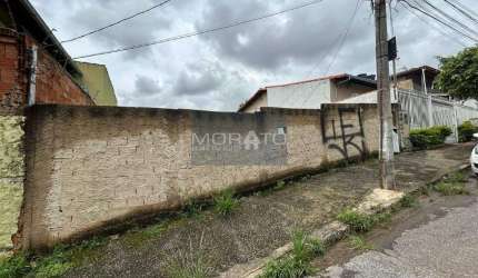 Lote residencial plano com 360m² a venda no Bairro Álvaro Camargos