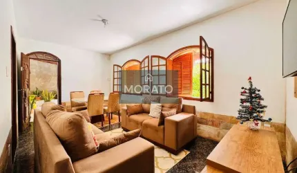 Casa Colonial 5 Quartos, 2 Vagas de Garagem, no bairro Etelvina Carneiro