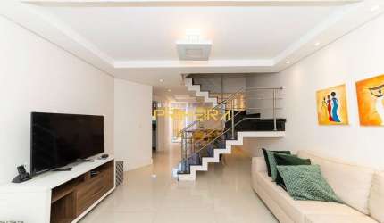 Sobrado Triplex em condomínio Residencial