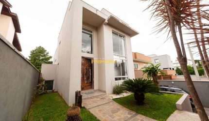 Casa linda à venda no Mossunguê - 225m²