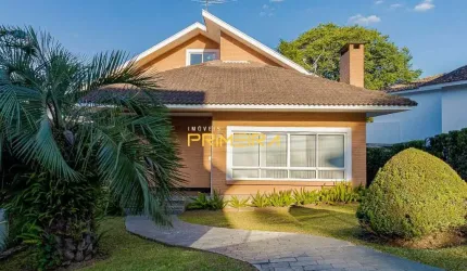 Casa em condominio semimobiliada com 4 quartos
