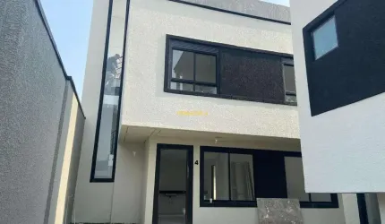 Sobrado com terraço e 3 dormitórios no Bairro Alto