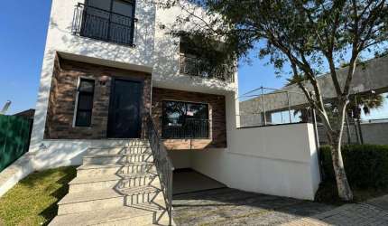 Casa em condomínio 3 suítes - Campo Comprido