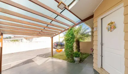 Casa à venda em condominio fechado no Piraquara