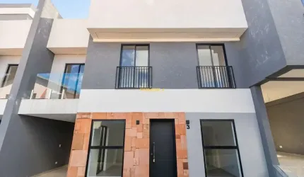 Sobrado 3 quartos, 2 vagas em Santa Felicidade