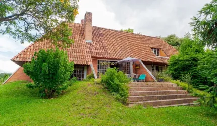 Casa de 163m à venda em condomínio fechado