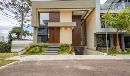 Casa de Alto Padrão em Condomínio 4 Suítes Barigui