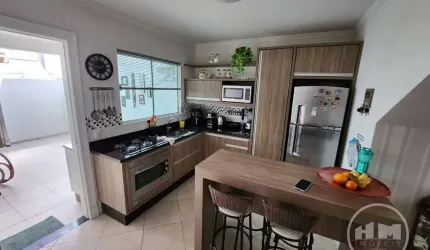 Casa com 3 quartos à venda na Rua Sebastião Fernandes Tourinho, 431, Nova Esperança, Balneário Camboriú por R$ 1.350.000