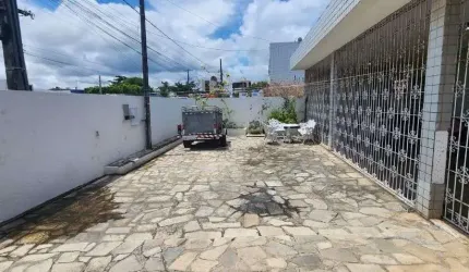 Casa com 3 dormitórios à venda, 1230 m² por R$ 800.000,00 - Bessa - João Pessoa/PB