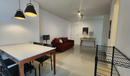 Venda de Apartamento, Mobiliado, 02 Quartos (sendo 02 Suítes), 01 Vaga de Garagem, Residencial Jardim das Águas, no Centro de Itajaí-SC