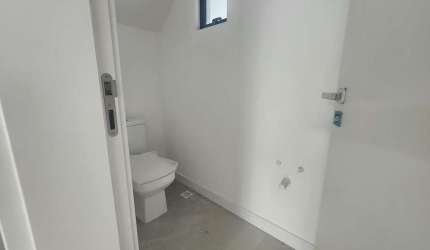Venda de Sobrado Triplex, 236 m², 03 Suítes, 02 Vagas de Garagem, no Centro de Itajaí-SC