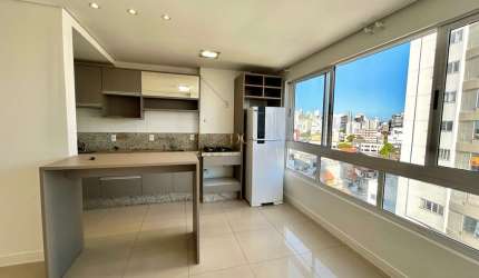Venda de Apartamento no Residencial Jardim das Águas com 02 Suítes Semimobiliado no Centro de Itajaí-SC