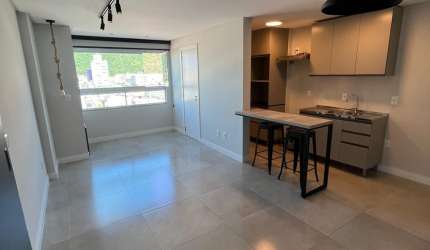 Venda de Apartamento de 02 Quartos Sendo 01 Suíte, Semimobiliado, 02 Vagas de Garagem, no bairro Vila Operária em Itajaí-SC