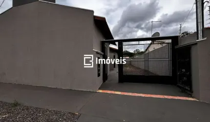 Casa de 02 quartos em condomínio no Jardim Anache