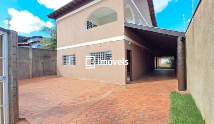 Sobrado com fins comercial no Caranda Bosque