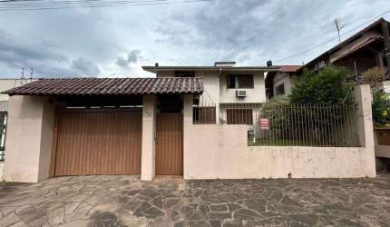 Casa Residencial de 3 quartos no bairro Petrópolis