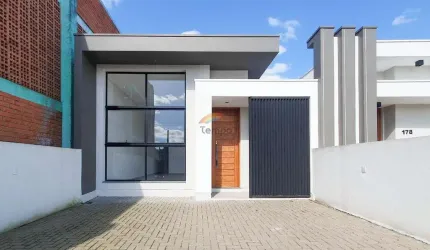 Casa pronta para morar à venda no Centro de Campo Bom/RS.