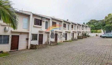 Sobrado em condomínio com 2 dormitórios, 1 vaga de garagem em Novo Hamburgo