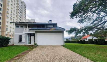 Casa semi mobiliada com 2 terrenos localizada no Jardim Mauá - Novo Hamburgo.