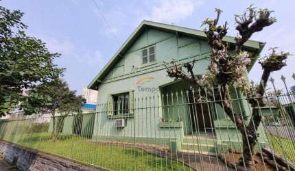 Casa com 3 dormitórios.