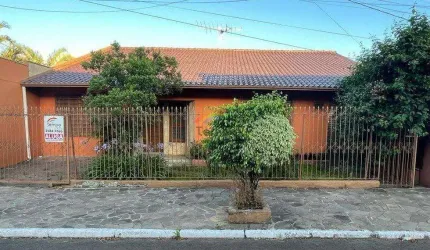 Casa Residencial de 4 quartos no bairro Ideal