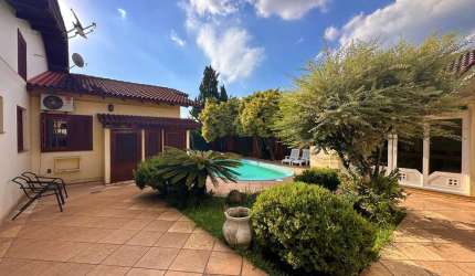 Casa Residencial de 3 quartos no bairro Floresta