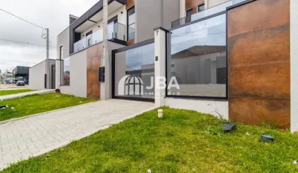 SOBRADO AMPLO E ENSOLARADO COM ÓTIMO ACABAMENTO