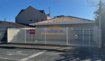EXCELENTE RESIDÊNCIA TÉRREA EM ÓTIMA LOCALIZAÇÃO NO PORTÃO!!!