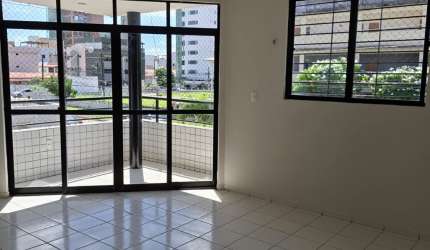 Apartamento 1° ANDAR (Escada) no bairro do BESSA em João Pessoa/PB com taxas de ÁGUA e CONDOMÍNIO inclusas.