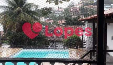 Excelente casa com 4 quartos na Freguesia