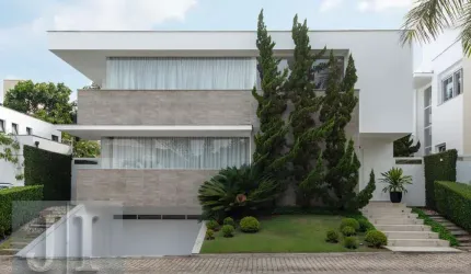 Casa 2 pavimentos em Condominio Fechado na pRaia de Jurere