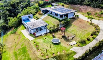 Chácara com casa moderna em condominio Porta do Sol, Mairinque - SP