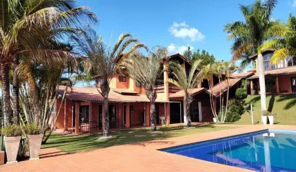 Chácara com 10.000 m2 em condominio, completa!