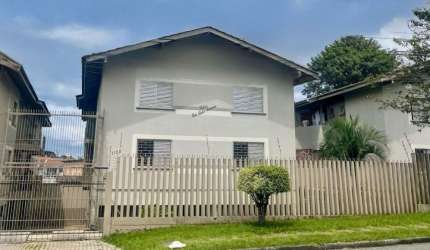 Apartamento Reformado em Frente à Sede de Tênis do Clube Curitibano!