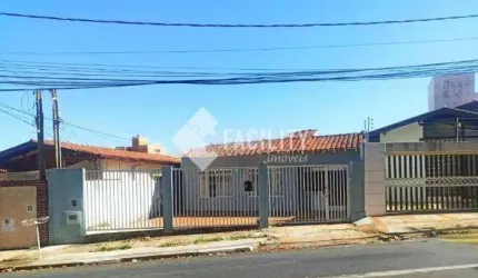 Casa com 3 quartos à venda na Rua Joaquim Pinto de Moraes, 19, Jardim das Paineiras, Campinas, 165 m2 por R$ 750.000