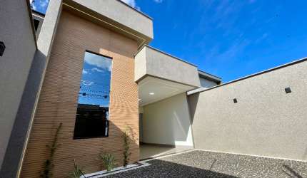 Casa 3 quartos, piscina e churrasqueira a venda Buritis 2