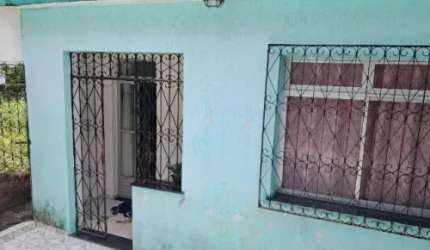 CASA PEQUENA NO GUAMÁ DISPONÍVEL