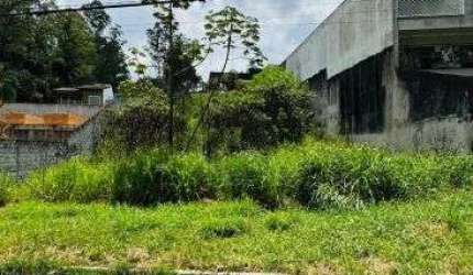 terreno em localização privilegiada no terceiro lago.