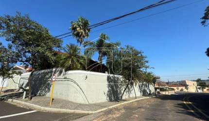 Casa à venda no Bairro Polon na cidade de Marília-SP.