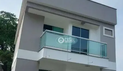 Casa com 04 Quartos à Venda em Condomínio Itaipu - Niterói/RJ.