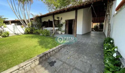 Casa com 03 Quartos e Quintal na Quadra da Praia de Piratininga!