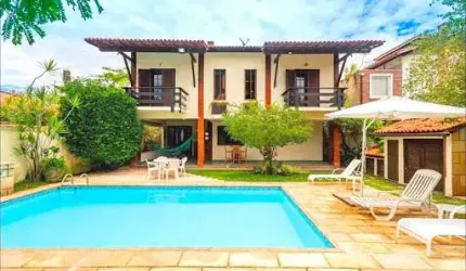 Casa com 03 Quartos à venda  em Camboinhas - Niterói/RJ.