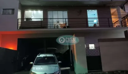 Casa em Condomínio com 03 Quartos, Piscina e Churrasqueira
